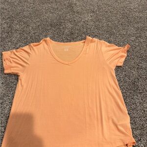 American Eagle Outfitters Coral Short Sleeve Tee